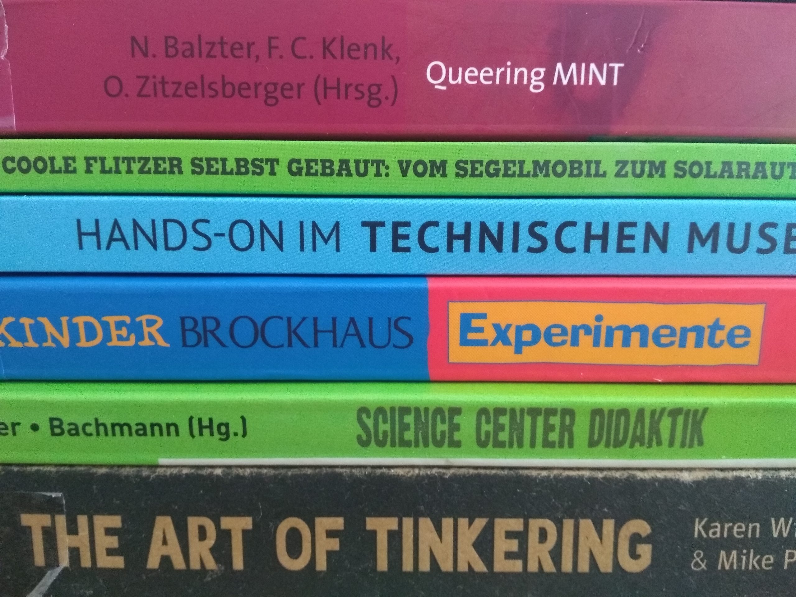 Ein Bücherstapel